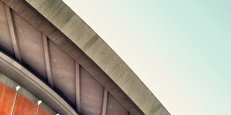 从黑胶到数字：专业录音棚监听环境构建全攻略——声学装修与关键设备选型指南