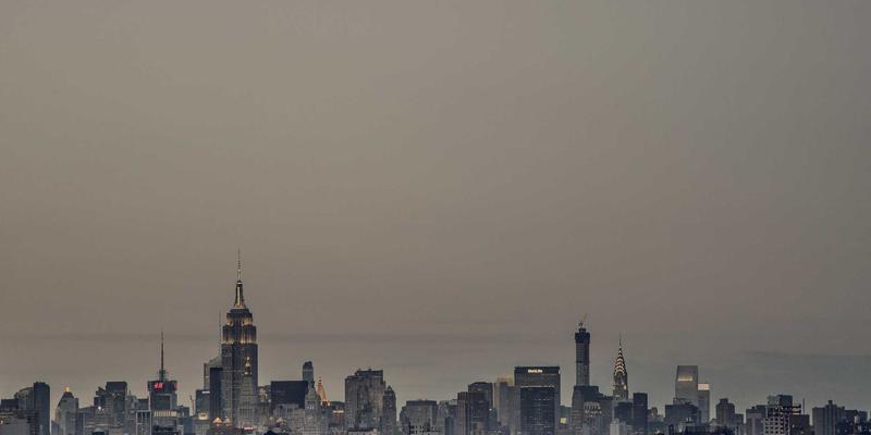 音箱与耳机避震指南：如何通过脚钉与物理隔离提升数字音频清晰度