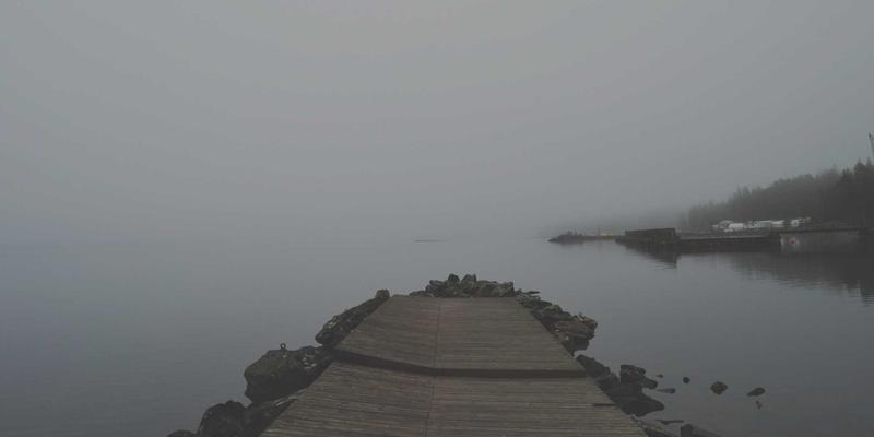 黑胶唱机复兴指南：在数字音频时代，如何为耳机与音箱找回模拟音质的温暖魅力